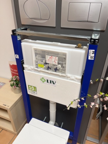 1170472-3 Demo toilet with various buttons - Liv