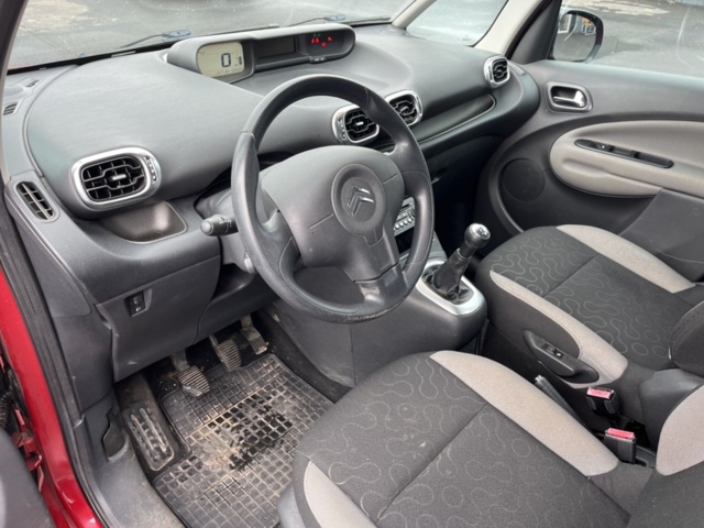 1154209-18 Citroën C3 Picasso 1.6 HDi - 2012