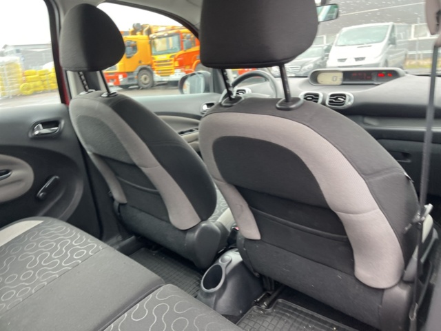 1154209-27 Citroën C3 Picasso 1.6 HDi - 2012