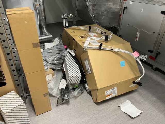 1051826-47 Lot with spare parts stock for Fiat, Jeep, Alfa Romeo and more