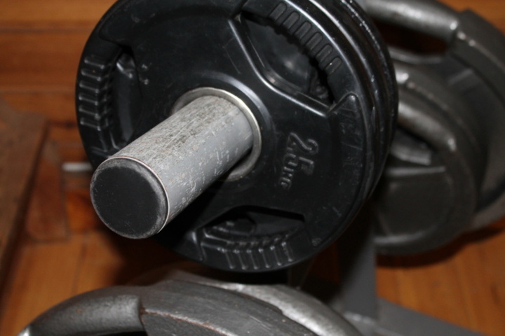 1174653-5 Bench press station with weights