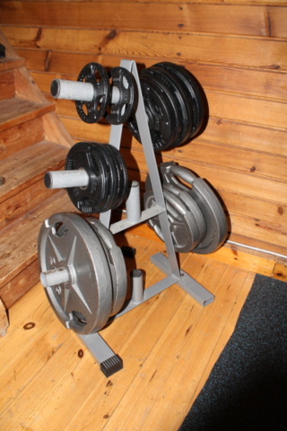 1174653-6 Bench press station with weights