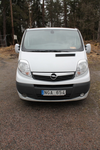 1182090-3 Opel Vivaro Combi 2.9t 2.0 CDTI Manual, 114hp, 2013