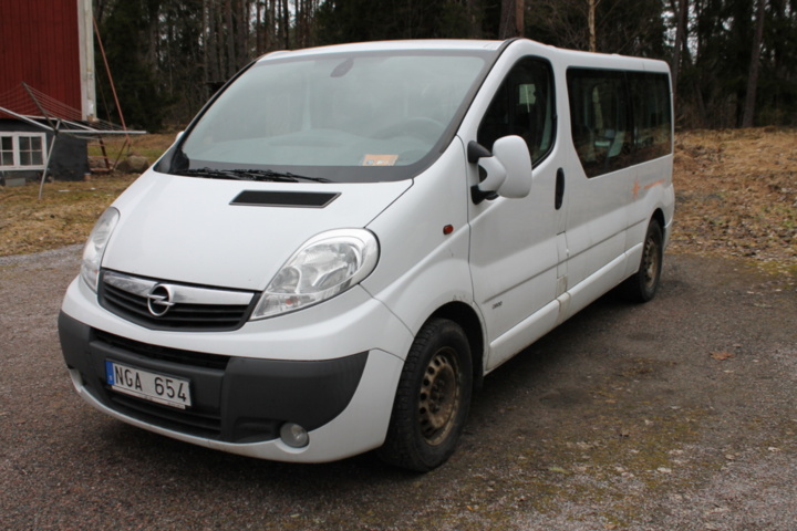 1182090-1 Opel Vivaro Combi 2.9t 2.0 CDTI Manual, 114hp, 2013