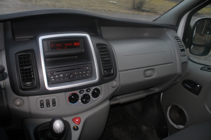 1182090-31 Opel Vivaro Combi 2.9t 2.0 CDTI Manual, 114hp, 2013