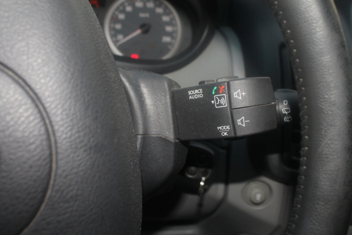 1182090-33 Opel Vivaro Combi 2.9t 2.0 CDTI Manual, 114hp, 2013