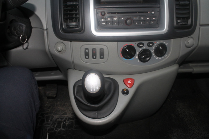 1182090-35 Opel Vivaro Combi 2.9t 2.0 CDTI Manual, 114hp, 2013