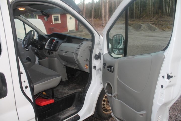 1182090-38 Opel Vivaro Combi 2.9t 2.0 CDTI Manual, 114hp, 2013