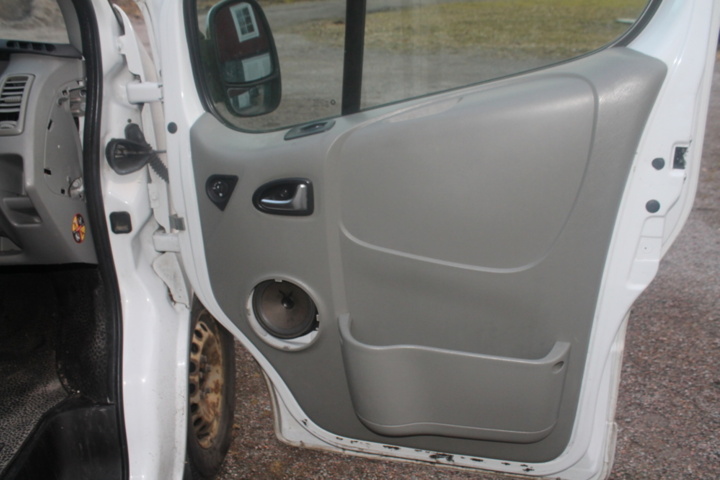 1182090-39 Opel Vivaro Combi 2.9t 2.0 CDTI Manual, 114hp, 2013