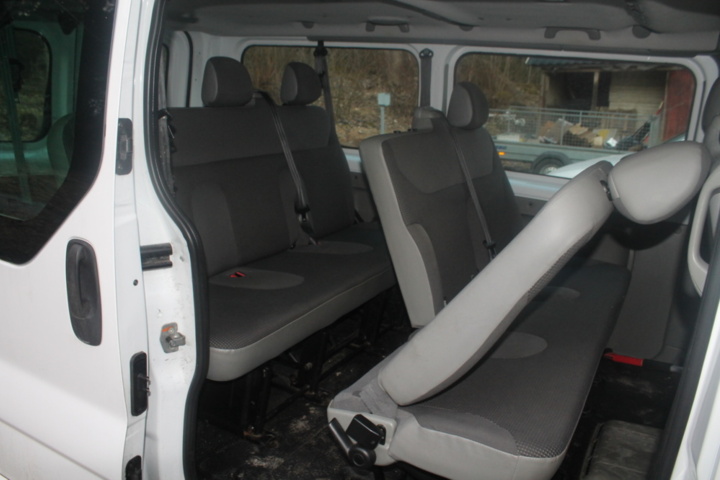 1182090-43 Opel Vivaro Combi 2.9t 2.0 CDTI Manual, 114hp, 2013