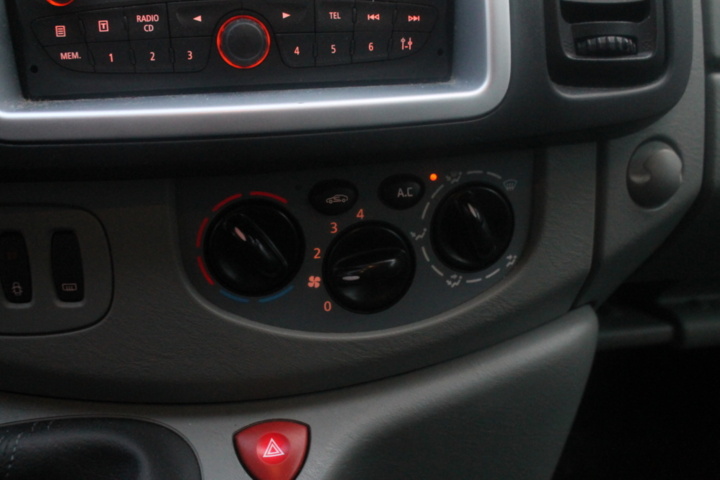 1182090-60 Opel Vivaro Combi 2.9t 2.0 CDTI Manual, 114hp, 2013