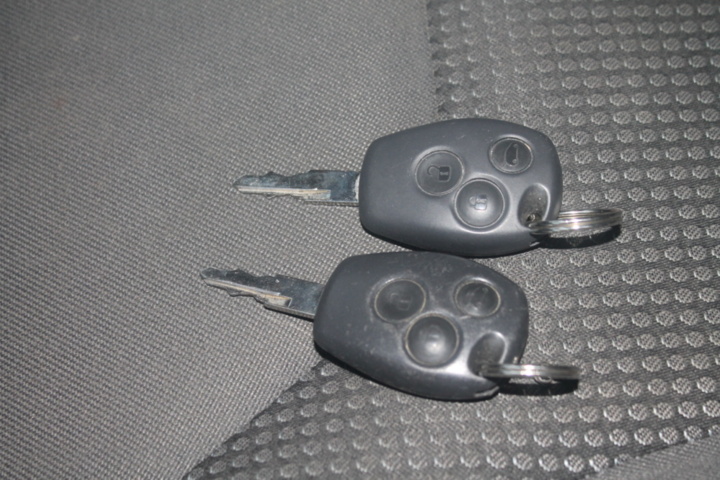 1182090-68 Opel Vivaro Combi 2.9t 2.0 CDTI Manual, 114hp, 2013