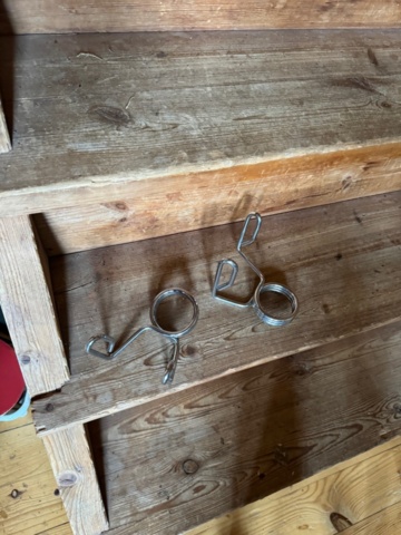 1174653-17 Bench press station with weights