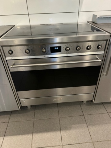 1182072-3 Smeg induction cooker