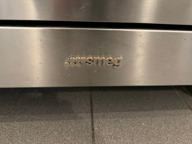 1182072-2 Smeg induction cooker