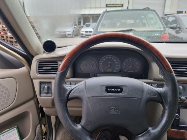 1081216-9 Volvo S70 2.5 T AWD Manual, 193hp, 1999