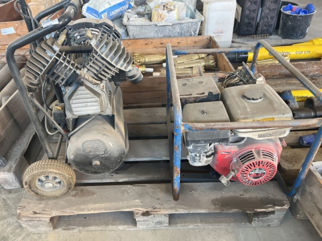 1146788-1 Compressor and power plant