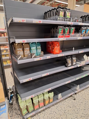 1121161-3 Larger lot with store interior from supermarket