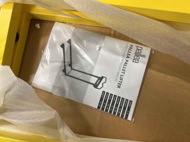 1185359-4 Pallet puller Pallea for light goods 120cm