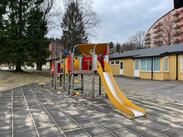 1182451-2 Play position Kompani Moments