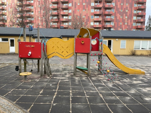 1182451-3 Play position Kompani Moments