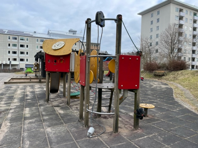 1182451-4 Play position Kompani Moments