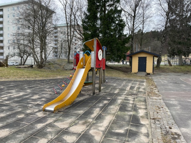 1182451-6 Play position Kompani Moments