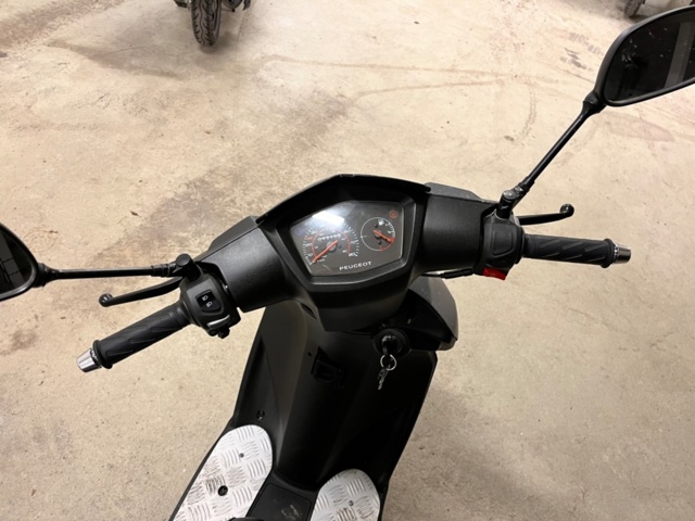 1185739-13 Peugeot Motocycles Kisbee 0.05 CVT, 4hp, 2022