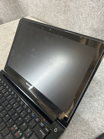 1110617-5 Laptop Samsung NP900X3A