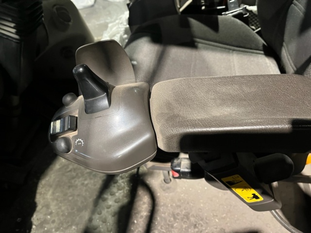 1184006-28 Wheel loader Volvo L70F - 2009