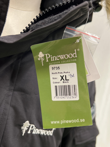 1186352-3 Winter jacket Pinewood 9735 North Pole, Size XL