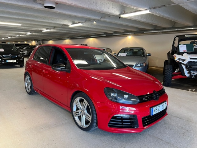 985384-2 Volkswagen Golf 5-dörrars R 2.0 TSI 4Motion DSG Sekventiell, 270hk, 2011