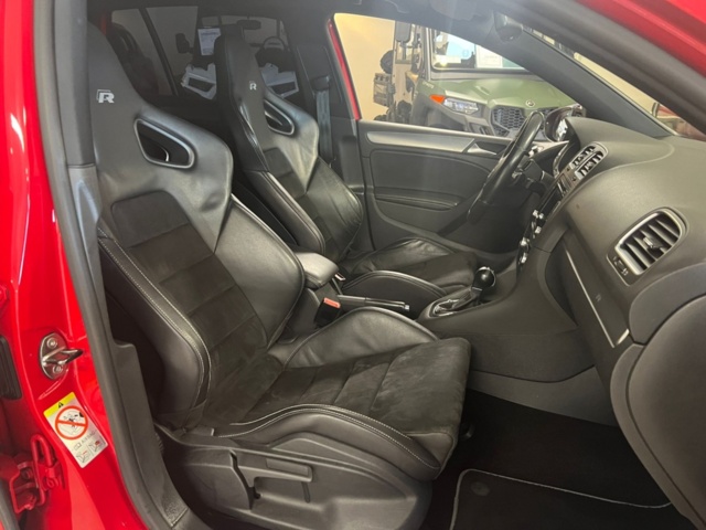 985384-6 Volkswagen Golf 5-dörrars R 2.0 TSI 4Motion DSG Sekventiell, 270hk, 2011