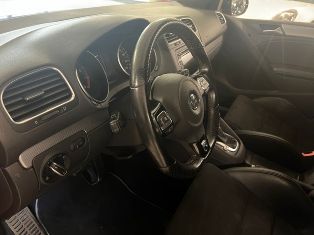 985384-10 Volkswagen Golf 5-dörrars R 2.0 TSI 4Motion DSG Sekventiell, 270hk, 2011