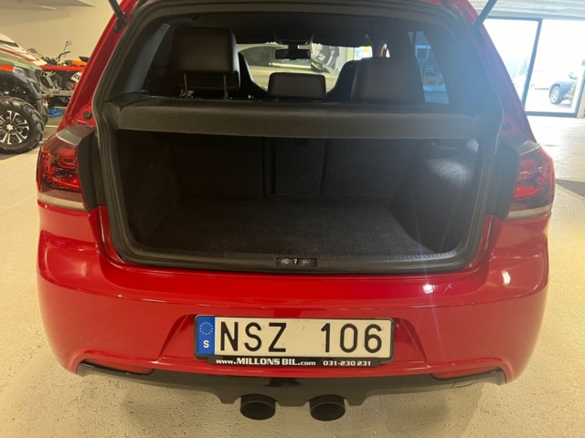 985384-16 Volkswagen Golf 5-dörrars R 2.0 TSI 4Motion DSG Sekventiell, 270hk, 2011