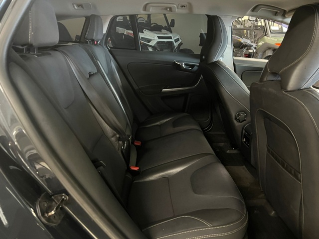 985385-8 Volvo V60 D4 Manual, 163hp, 2013