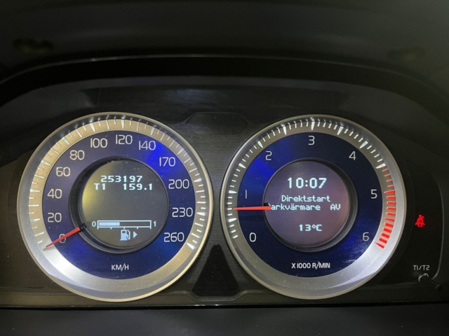 985385-11 Volvo V60 D4 Manual, 163hp, 2013