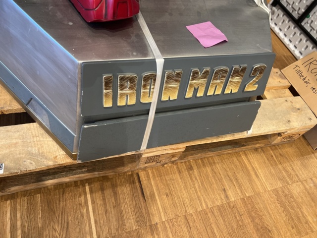 1154359-4 Plastic statue - Marvel iron man 2