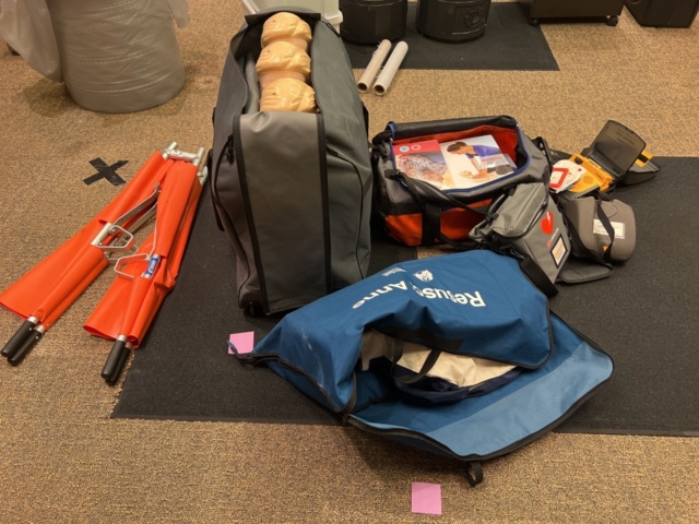 1154383-1 CPR Training Kit - Dummies, CPR Trainer and more