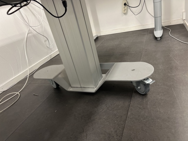 1154414-7 Raised & lowerable table on wheels - Linak