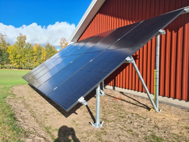 1181284-1 6 kW Ground-mounted solar cell system - 12 solar panels