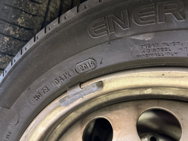 1177480-7 Summer tires on rim 8 pcs - 205/60 R16