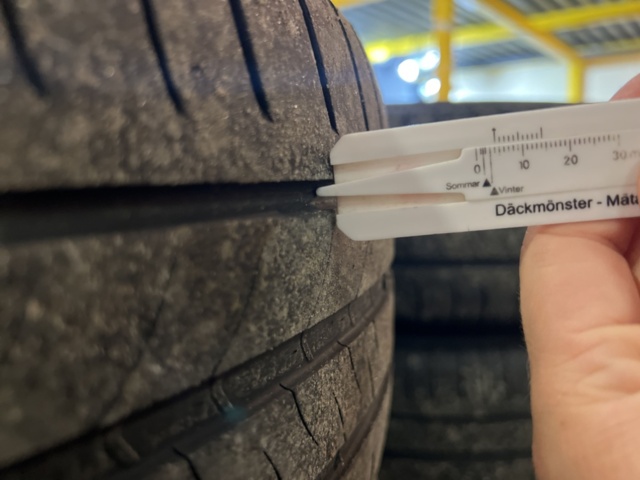 1177480-10 Summer tires on rim 8 pcs - 205/60 R16