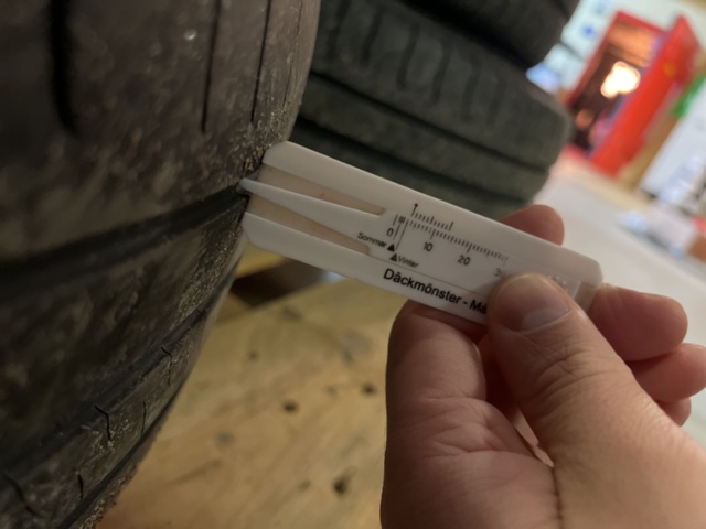 1177480-12 Summer tires on rim 8 pcs - 205/60 R16