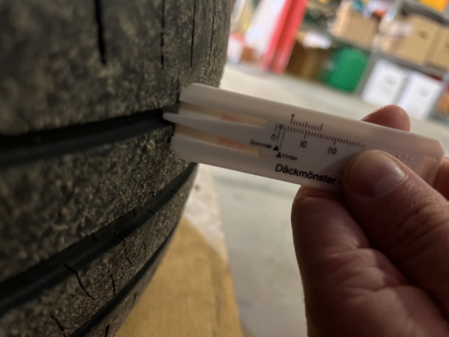 1177480-13 Summer tires on rim 8 pcs - 205/60 R16