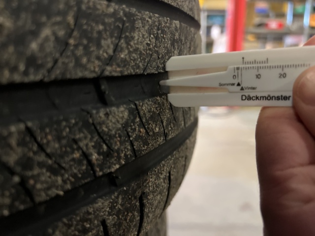 1177480-15 Summer tires on rim 8 pcs - 205/60 R16