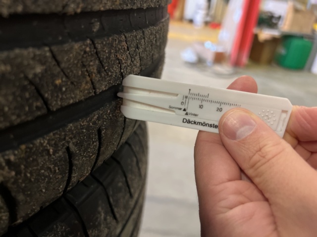 1177480-16 Summer tires on rim 8 pcs - 205/60 R16