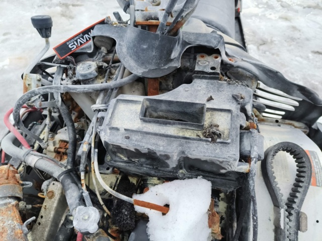 1129076-16 Snowmobile Yamaha VT 500 8CY -1997 Repair object