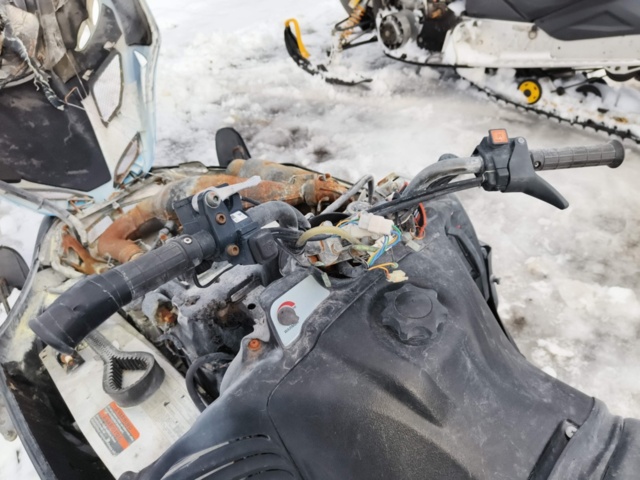 1129076-21 Snowmobile Yamaha VT 500 8CY -1997 Repair object