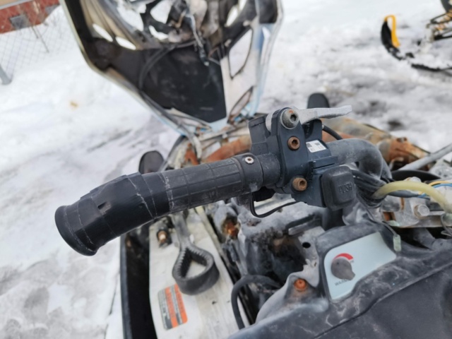 1129076-23 Snowmobile Yamaha VT 500 8CY -1997 Repair object